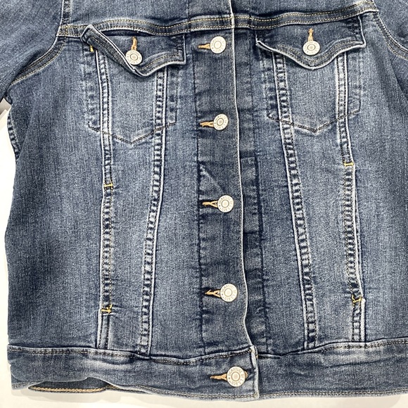 Girls Denim Jean Signature Levi Strauss Basic Truckers Jacket.    SIZE S - Picture 2 of 12